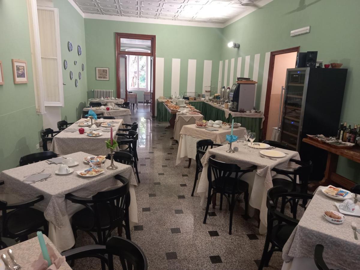 Hotel Miramare Lavagna Ngoại thất bức ảnh